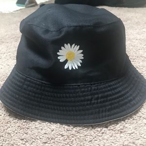Bucket hat